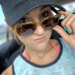 Meet your Posher, Janis